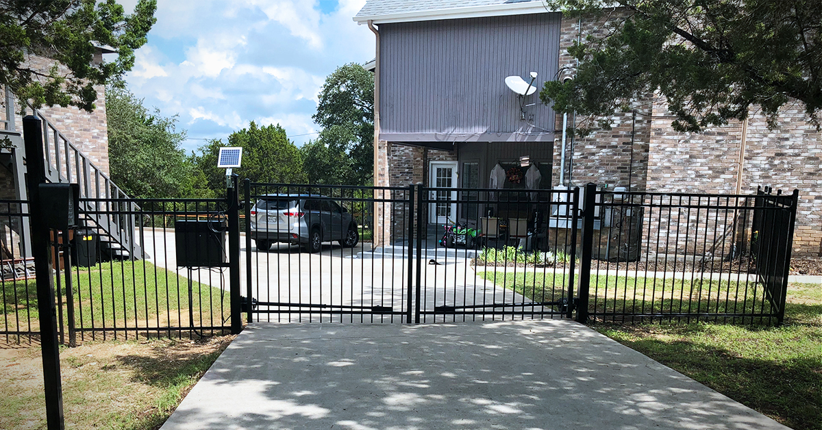 Iron Double Gate Solar Powered Comal Fence