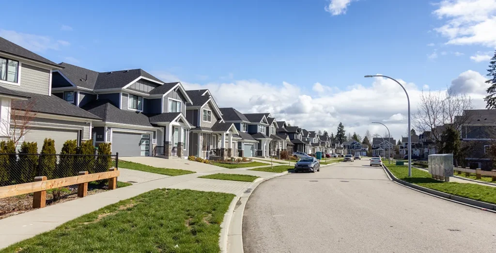 Which Fence Type Offers the Most Privacy for Suburban Homes?